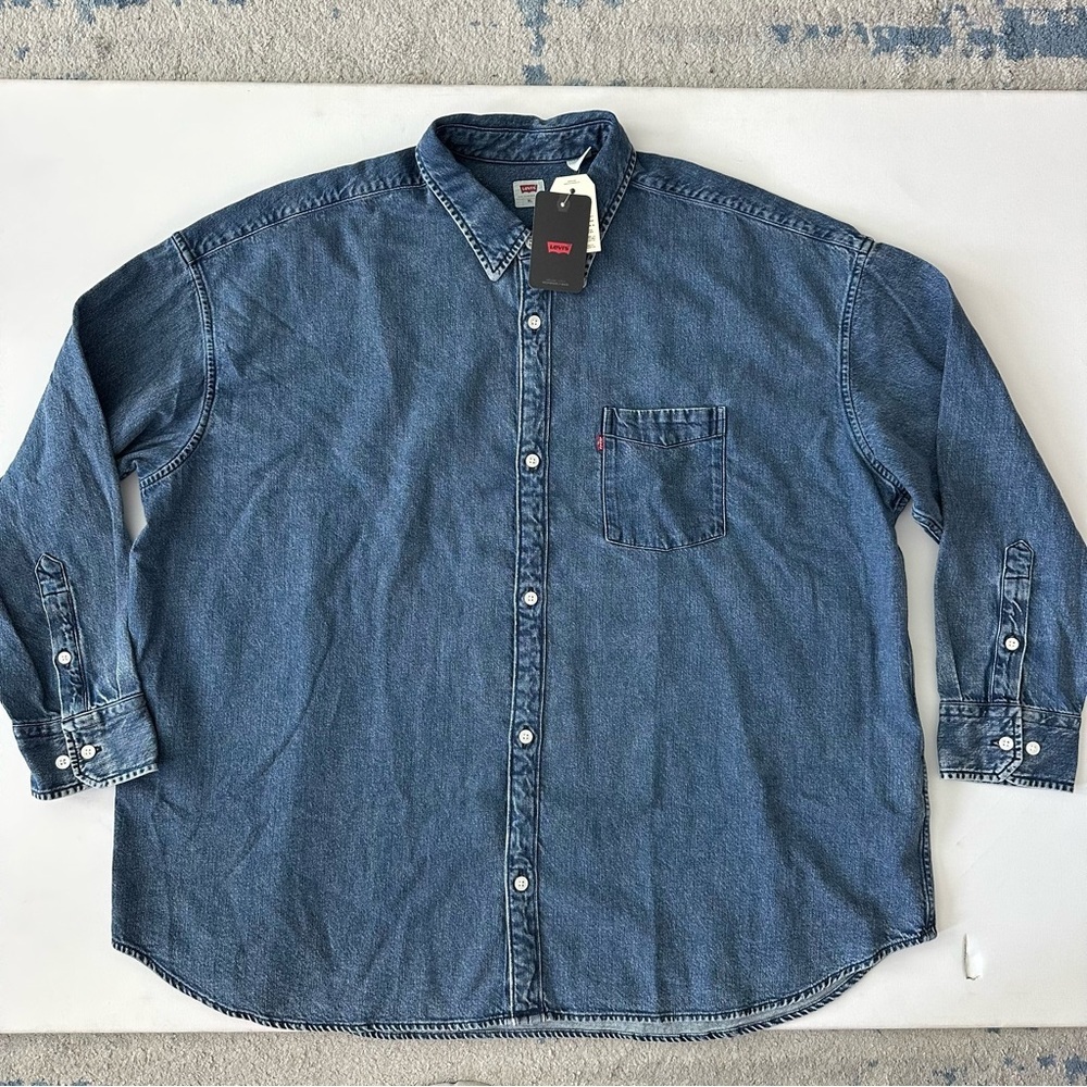 Levi’s Denim Button Down Shirt Size XL Men